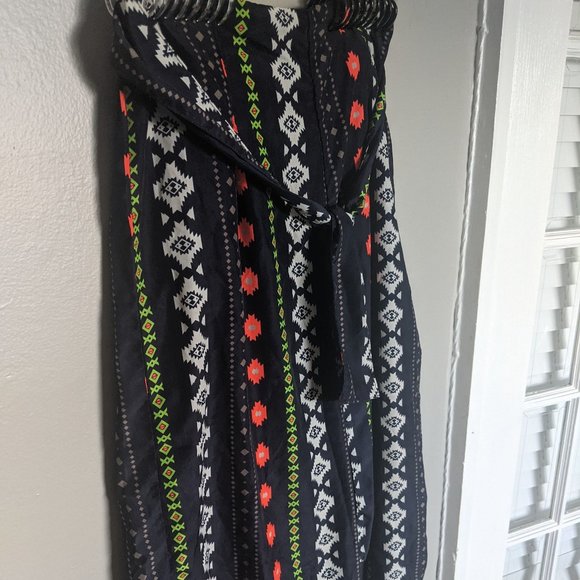 Flared-Leg Culotte Pants w Funky Boho Pattern - Picture 1 of 3